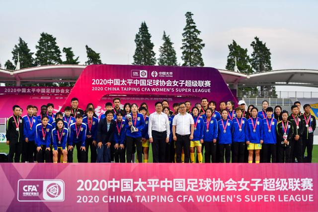 中国女网大捷，2-0、2-0、2-1，法网女双：金花郭涵煜战胜张帅
